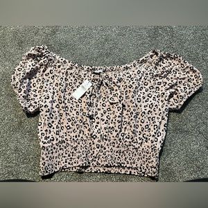 Women’s off the shoulders leopard American eagle shirt size L NWT